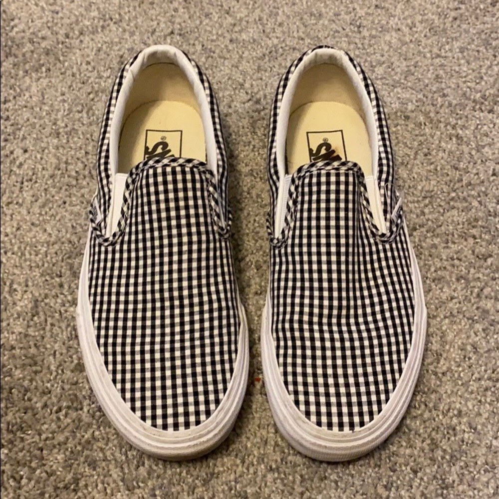 Van black and white check